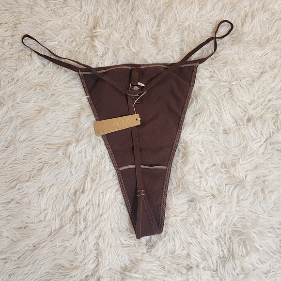 SKIMS COTTON JERSEY T-STRING THONG | CHOCOLATE/4X - Picture 5 of 13